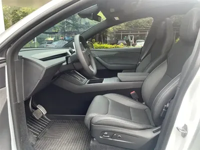 Tesla Model Y L