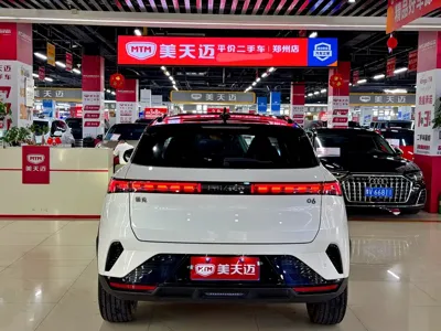 Lynk & Co 06