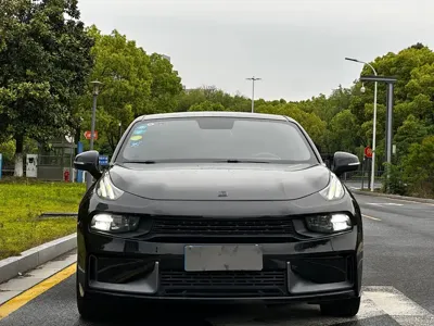 Lynk & Co 03