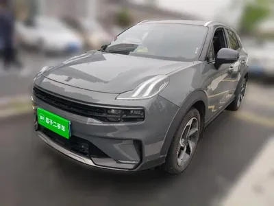 Lynk & Co 06