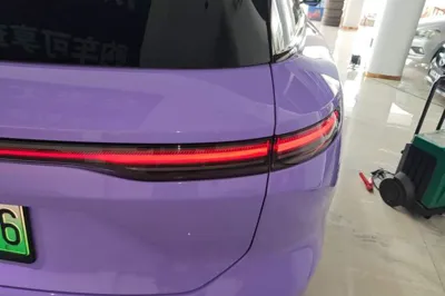 Nio ES8