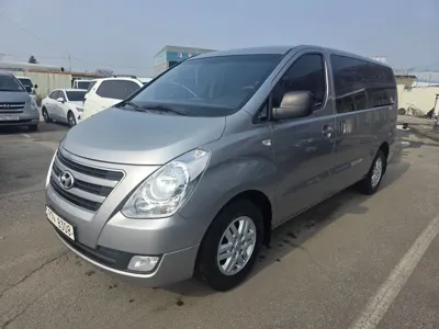 Hyundai Starex