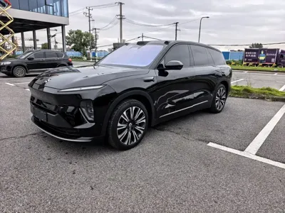 Nio ES8
