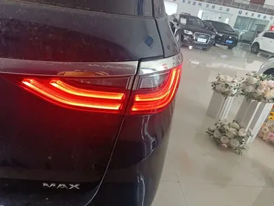 BYD MAX