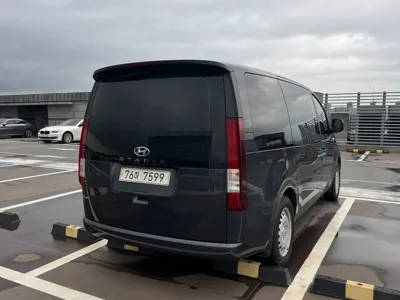 Hyundai Staria