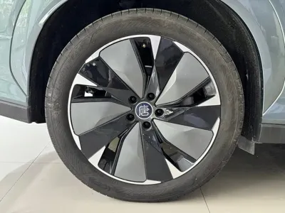 BYD Tang L