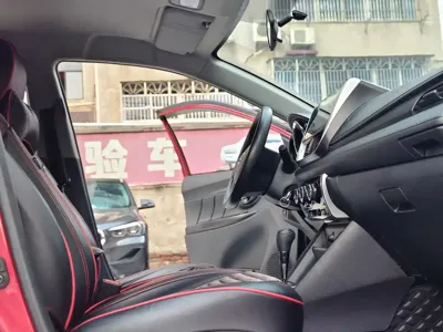 Toyota Yaris L