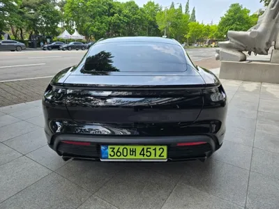 Porsche Taycan