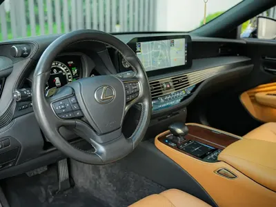 Lexus LS