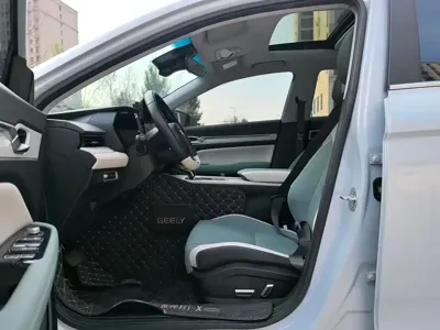 Geely L HiP