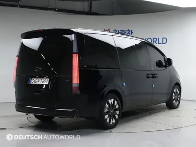 Hyundai Staria