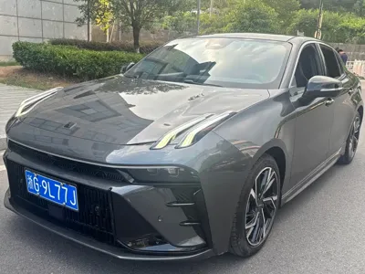 Lynk & Co 03