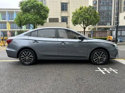 Roewe i5