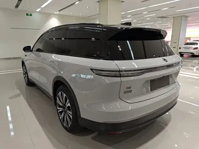 Nio ES8