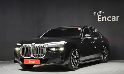 BMW i7