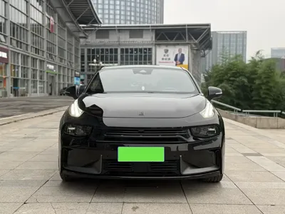 Lynk & Co 03