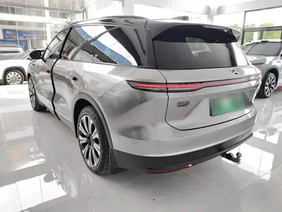 Nio ES8