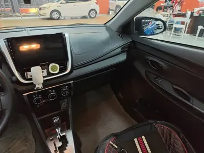 Toyota Yaris L