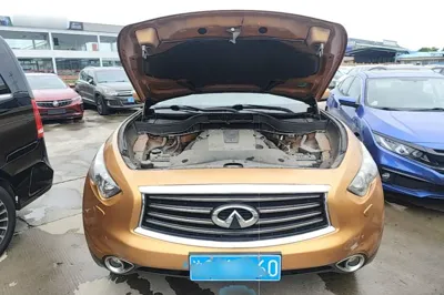 Infiniti QX70