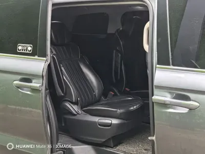 Roewe iMAX8