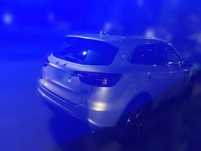 Hongqi HS5