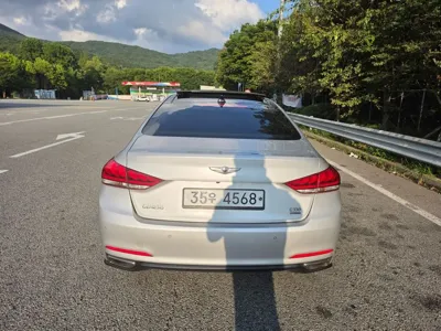 Hyundai Genesis