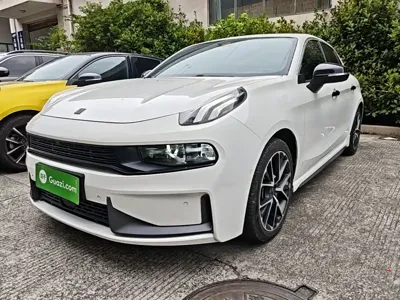 Lynk & Co 03