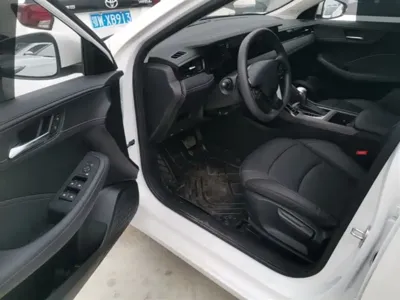 Roewe i5