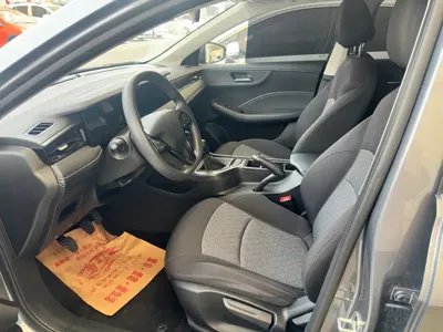 Roewe i5