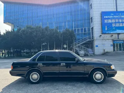 Toyota Crown (Import)