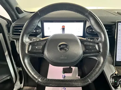 Nio ES8