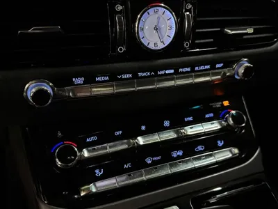 Genesis EQ900