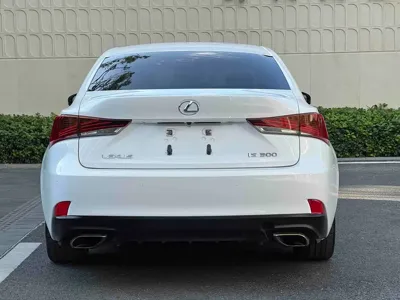 Lexus IS