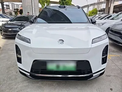 Nio ES8