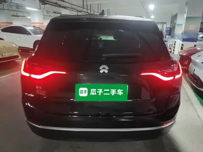 Nio ES8