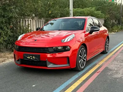 Lynk & Co 03