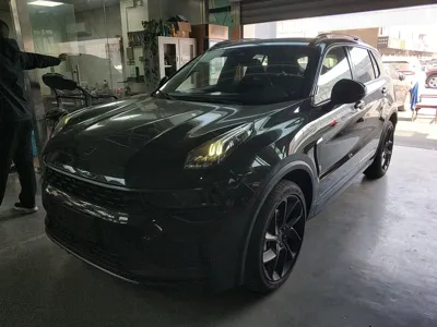 Lynk & Co 01
