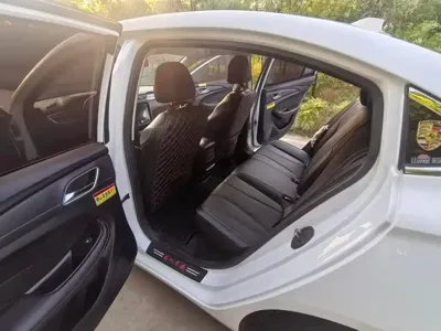 Roewe i5