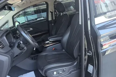 Hongqi HQ9