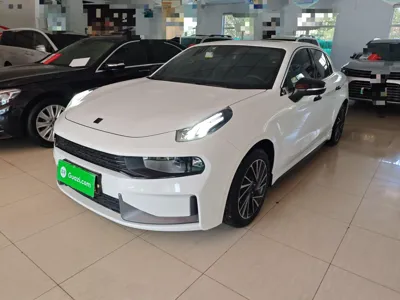 Lynk & Co 03