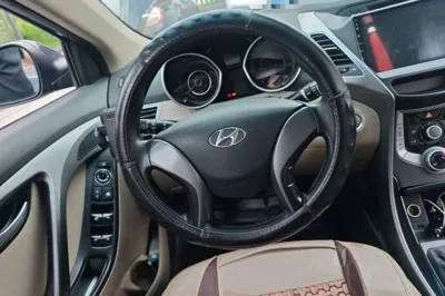 Hyundai Elantra (5th Generation