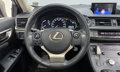 Lexus CT200h
