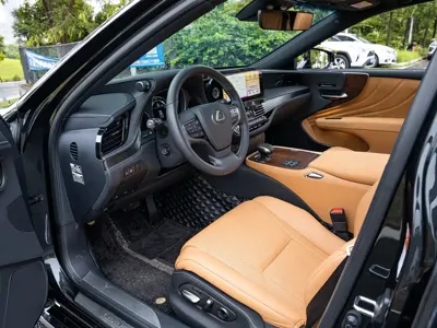 Lexus LS
