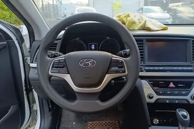 Hyundai Elantra (6th Generation