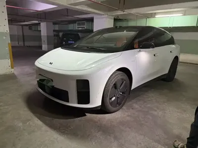 Li Auto 理想i6