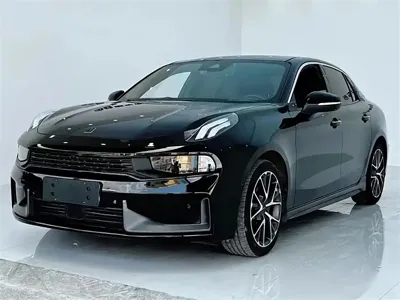 Lynk & Co 03