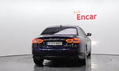 Maserati Quattroporte