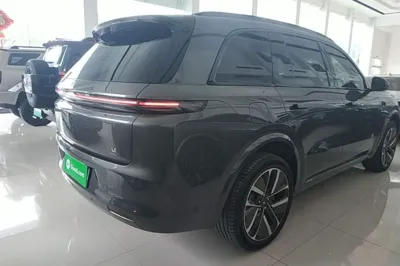 Li Auto L8