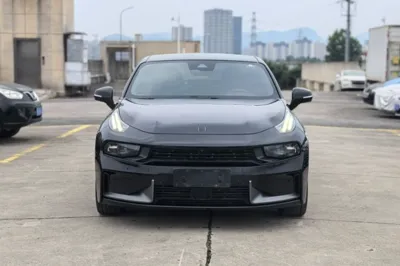 Lynk & Co 03