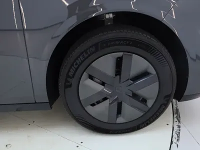 Li Auto Li MEGA